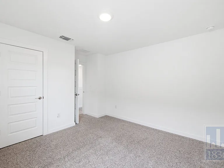 10925 Tildon Ave — Photo 17