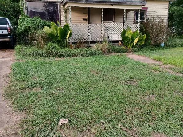 1106 W Milam St, Wharton, TX 77488