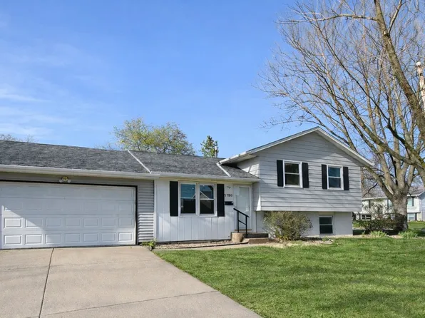 1798 Tam O Shanter Dr, Bettendorf, IA 52722