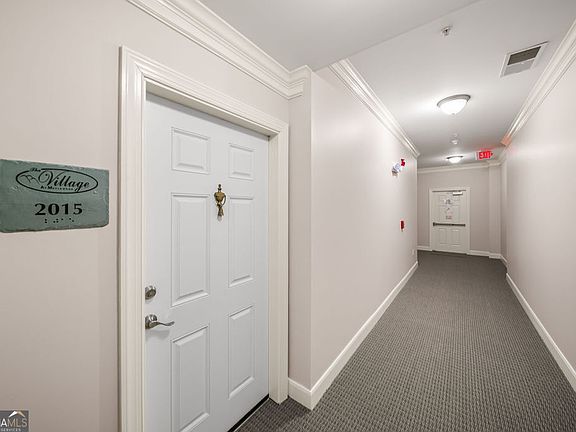 3rd image of 2015 Village Blvd SE