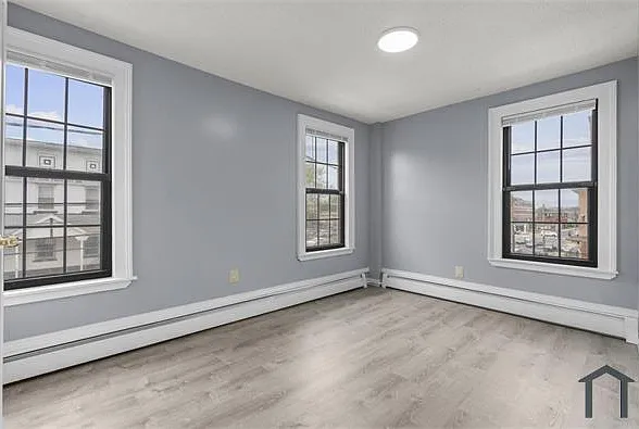 26 Lawrence St — Photo 10