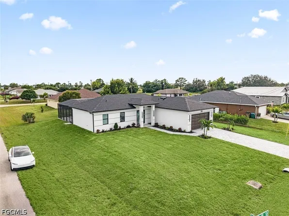 300 NW 18th St, Cape Coral, FL 33993