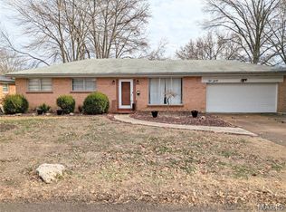 1060 Aubuchon St, Florissant, MO 63031