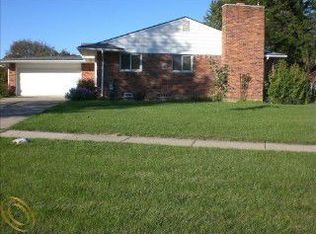 18268 Comstock St, Livonia, MI 48152