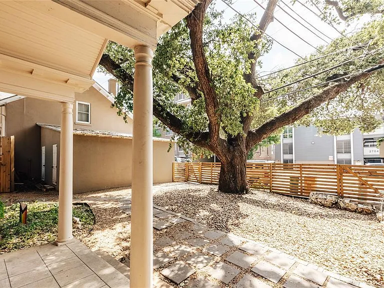 2623 Salado St #A — Photo 30