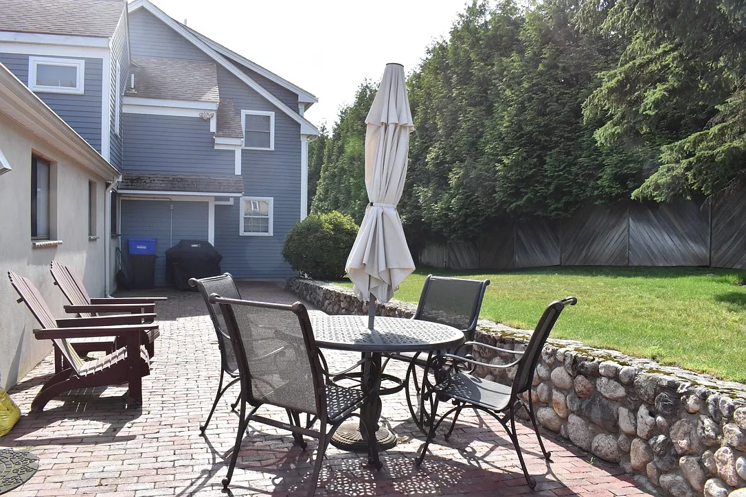 2 bed, $1,200 — Photo 4