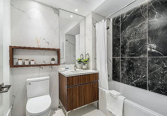 4th image of 224 E 135th St #1707S