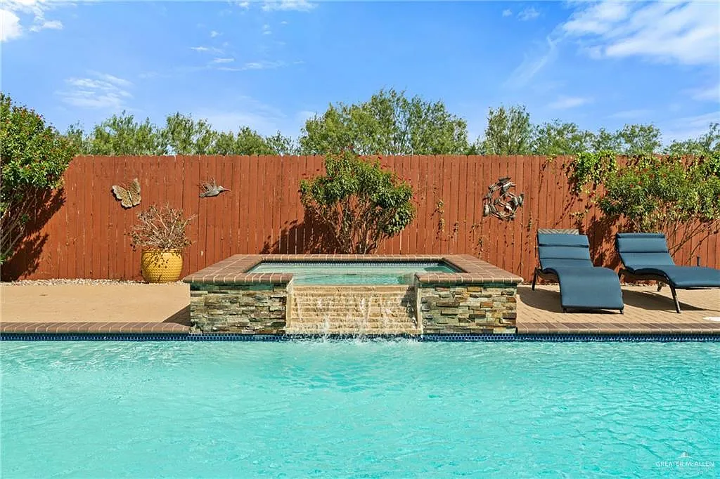 5 bed, 5.0 bath, 3441 sqft, $3,950 — Photo 4