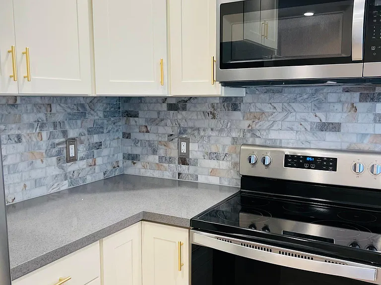 4805 Glenwood Ave — Photo 3