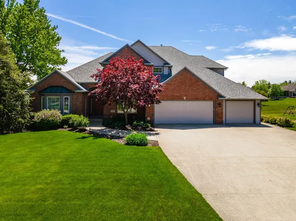 1130 Woodland Xing, Fort Wayne, IN 46825