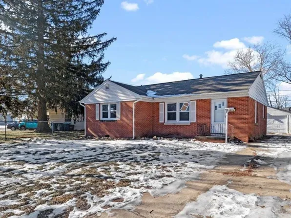 13 Midland Ct, Springfield, IL 62702