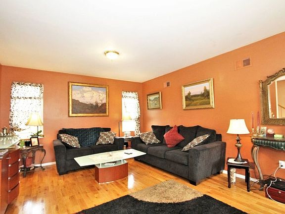4th image of 243 Colony Ave