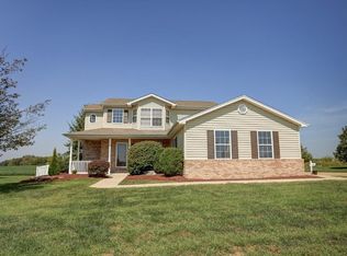 507 Shamrock Dr, Waterloo, IL 62298