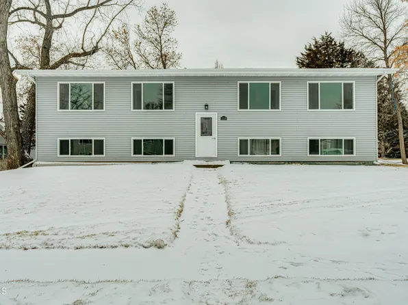 218 Lakota Ave #N, Center, ND 58530