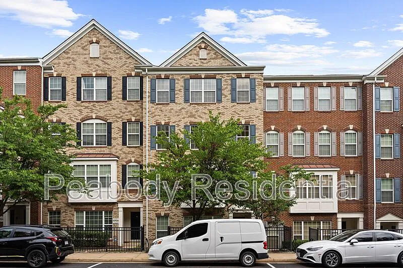 3 bed, 2.5 bath, 1524 sqft, $2,600 — Photo 1