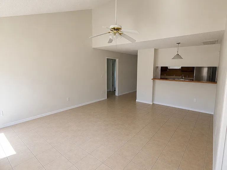 6610 S Yorktown Ave — Photo 5