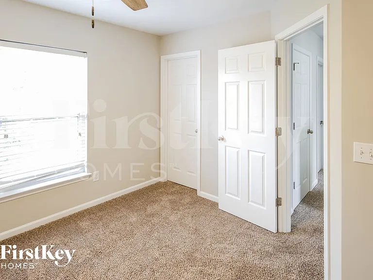 615 Silver Moss Dr — Photo 10