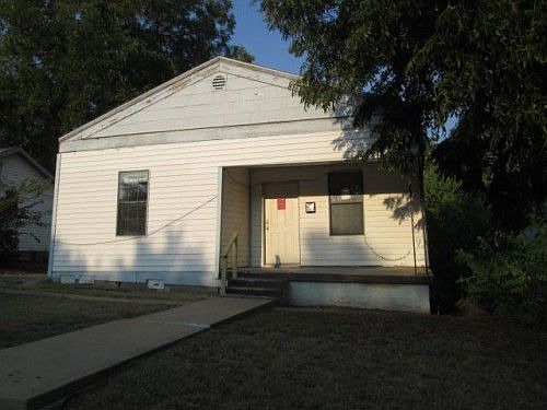 2nd image of 3730 Saint Louis Ave