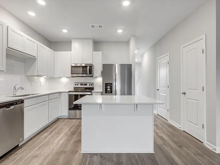 1303 Walker Way — Photo 7