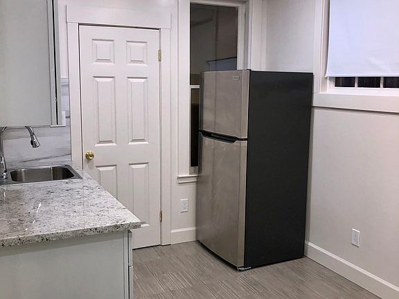2nd image of 450 31st Ave