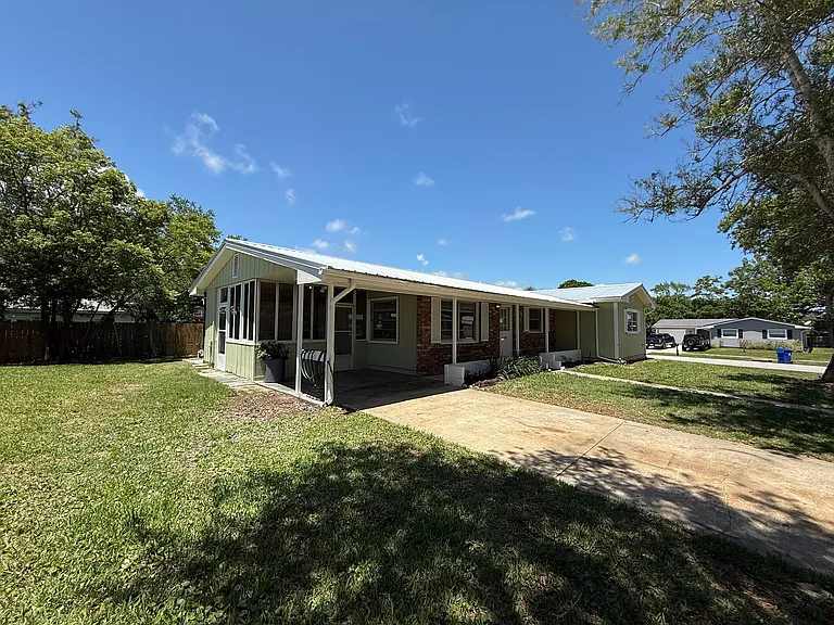 209 Phoenetia Dr — Photo 32