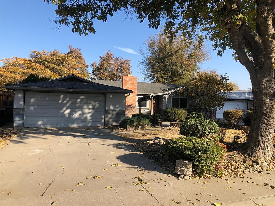 2nd image of 437 E Carlton Way