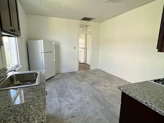 5th image of 520 Dolhonde St