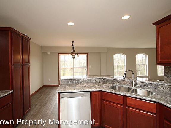 5th image of 9126 Basswood Dr
