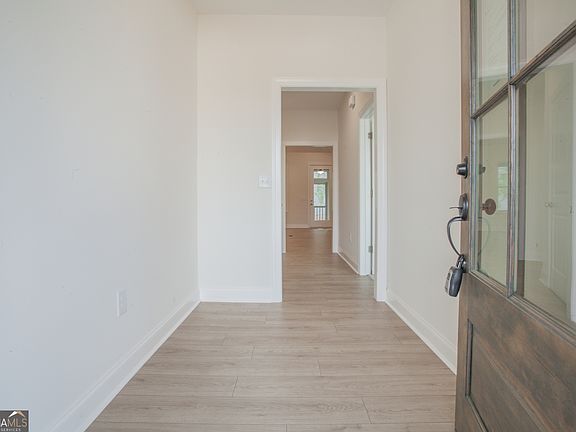 3rd image of 390 Maple View Dr