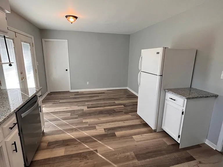 407 Knobview Dr — Photo 6