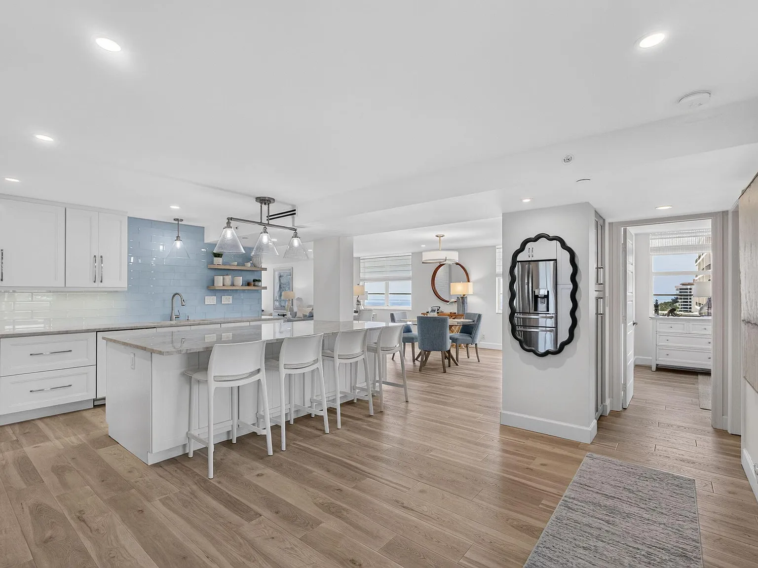 3 bed, 2.0 bath, 1716 sqft, $9,500 — Photo 3