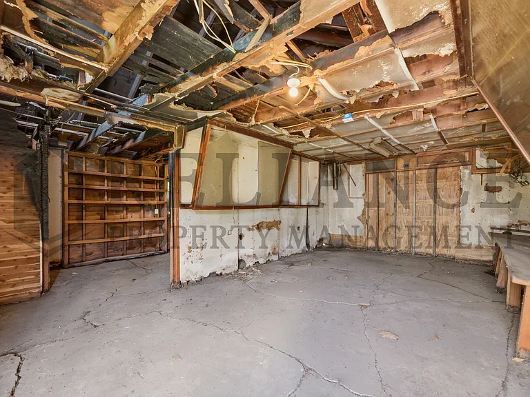 3123 W Douglas Ave — Photo 38