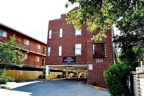 2814 Nueces St Photo 1