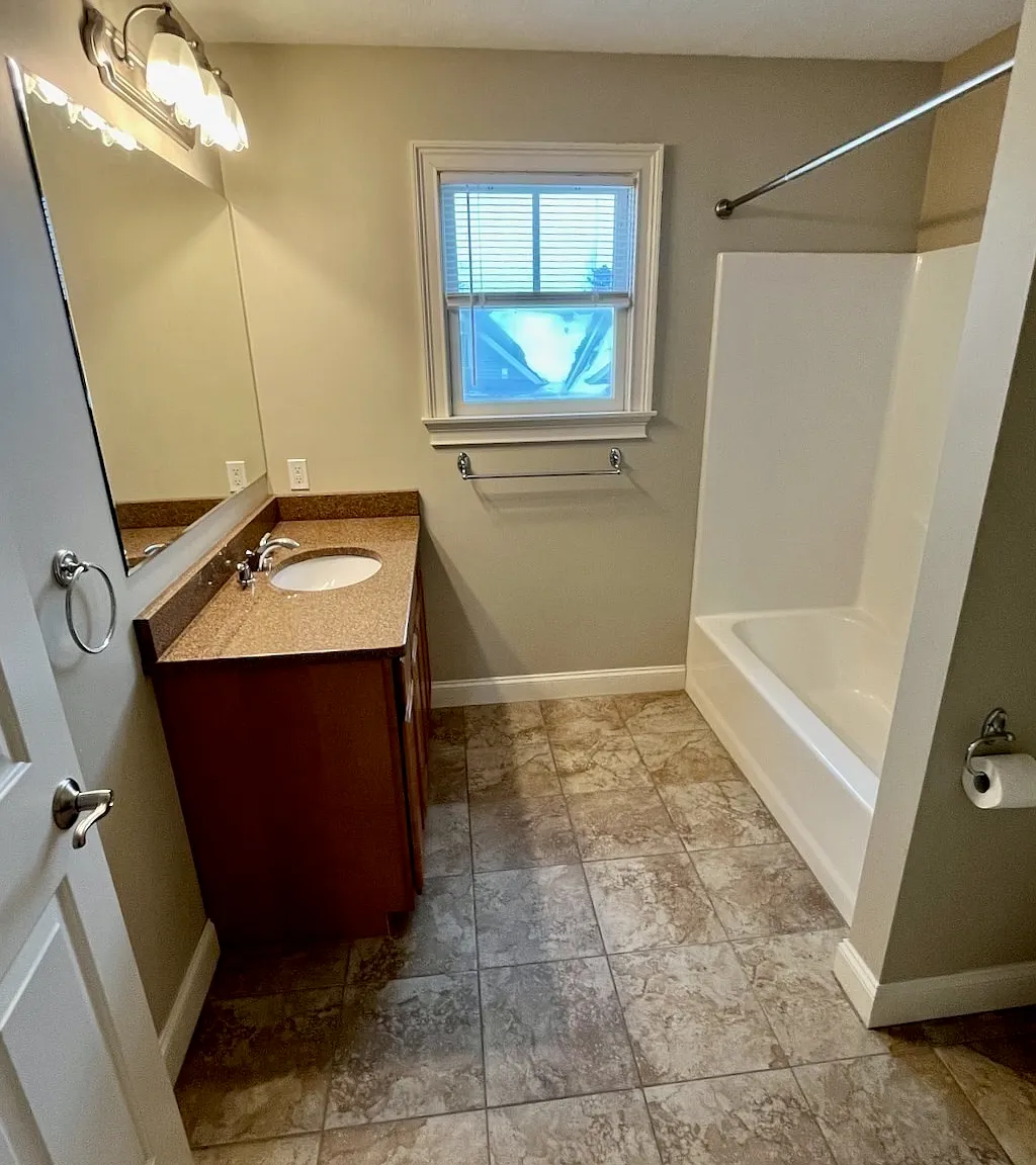 3 bed, 2.5 bath, 2526 sqft, $5,200 — Photo 4
