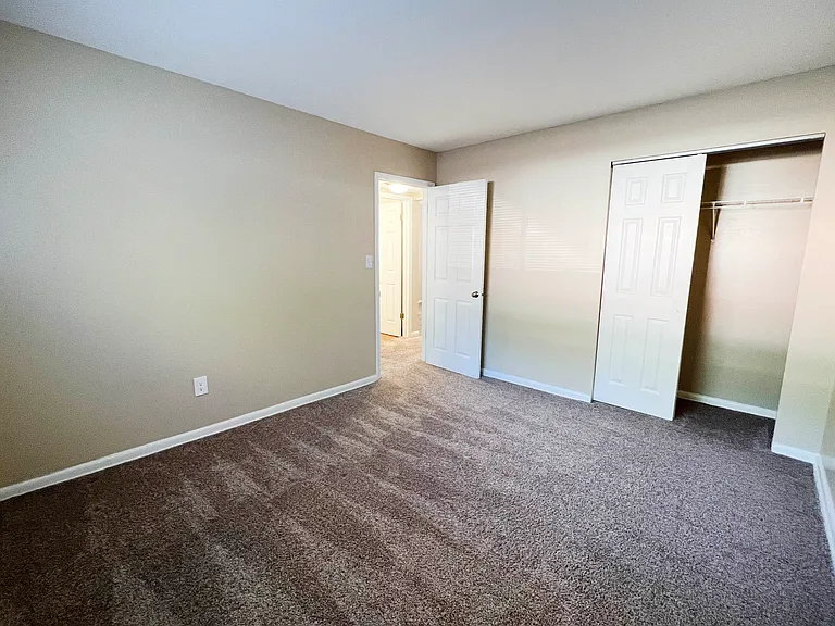 Sharondale Woods Apartments — Photo 66