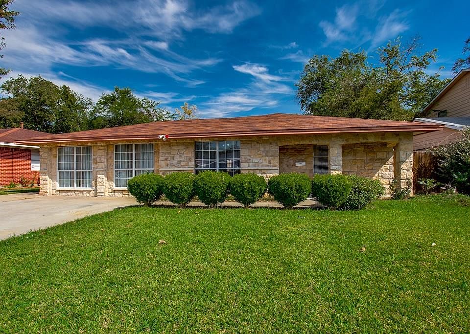 1st image of 4400 Sarazen Dr