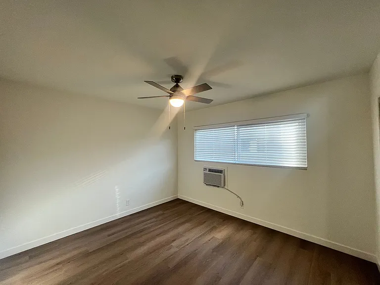 13429 Moorpark St — Photo 28