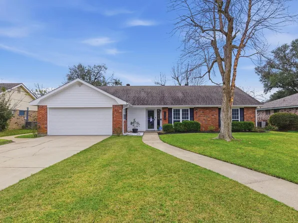 115 Greenway St, Lake Charles, LA 70605