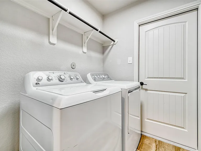 7919 Cypress Country Dr — Photo 22