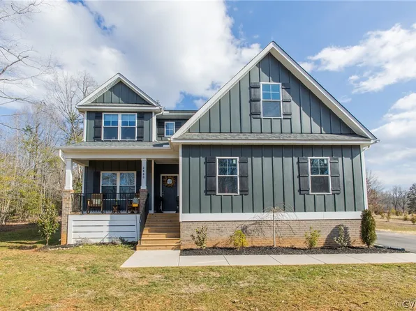 3660 W Rocketts Ridge Ct, Sandy Hook, VA 23153