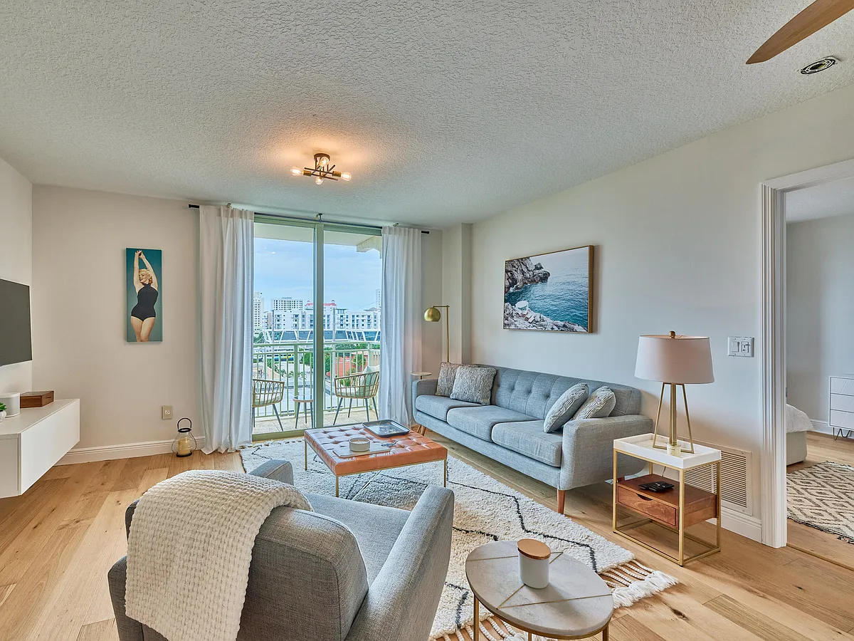 Building Photo - 610 Clematis St #522