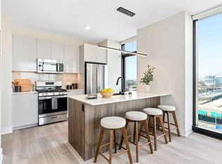 Avra West Loop, Chicago, IL 60607