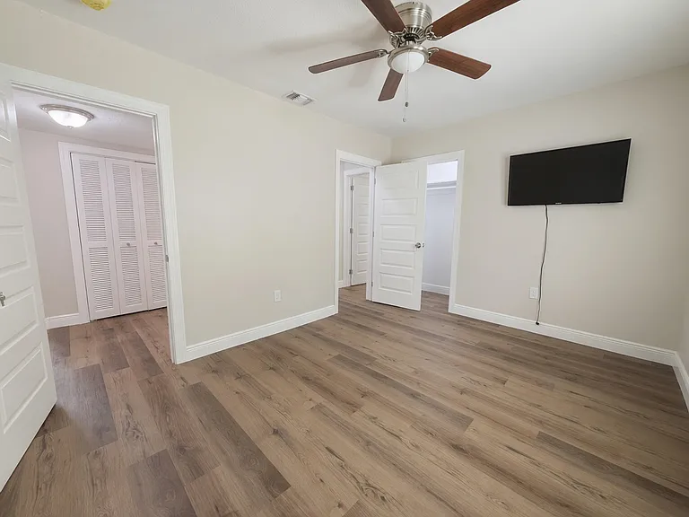 2nd bedroom.
