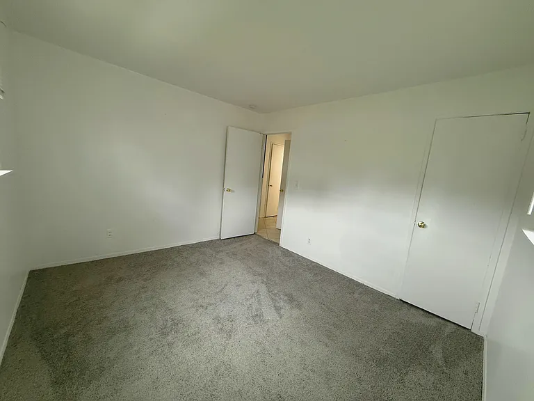 196 Meucci Ave — Photo 9