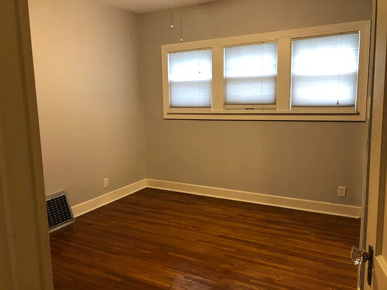 313 E Rock St #1 — Photo 8