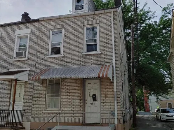 956 Oak St, Allentown, PA 18102