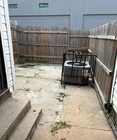 2105 E Federal St — Photo 17