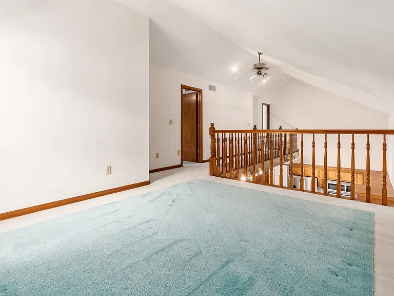 100 E Dublin Granville Rd #1 — Photo 16