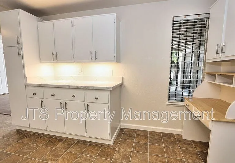 6830 Mellodora Dr — Photo 16