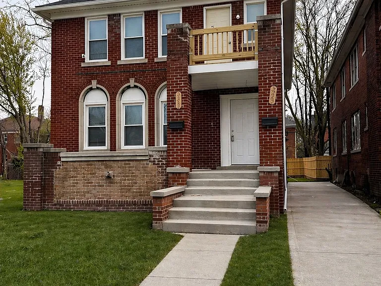 3259 Cortland St #2 — Photo 1